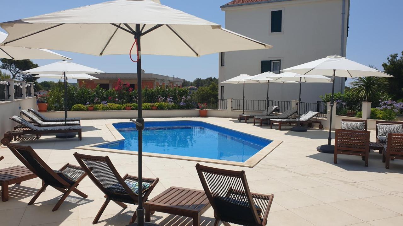 Apartmani Mariela Maslinica Exterior foto