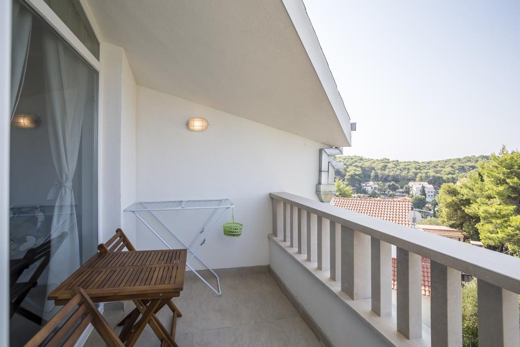 Apartmani Mariela Maslinica Exterior foto