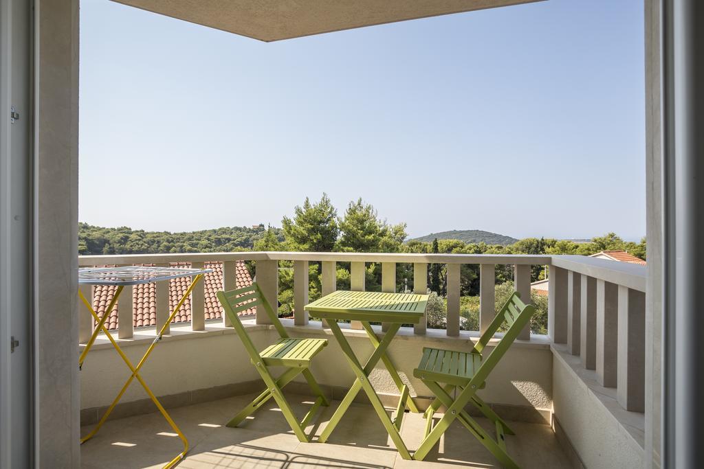 Apartmani Mariela Maslinica Exterior foto